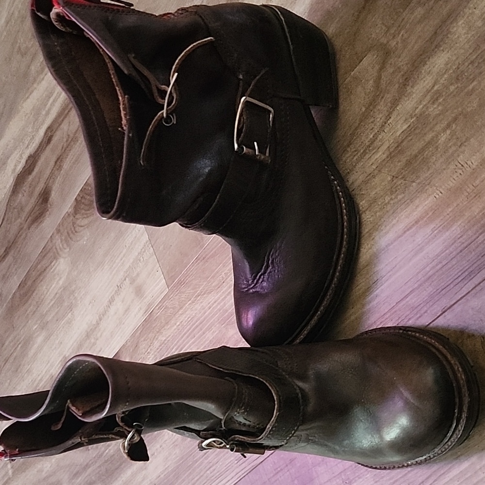 Dark brown freebird boots
